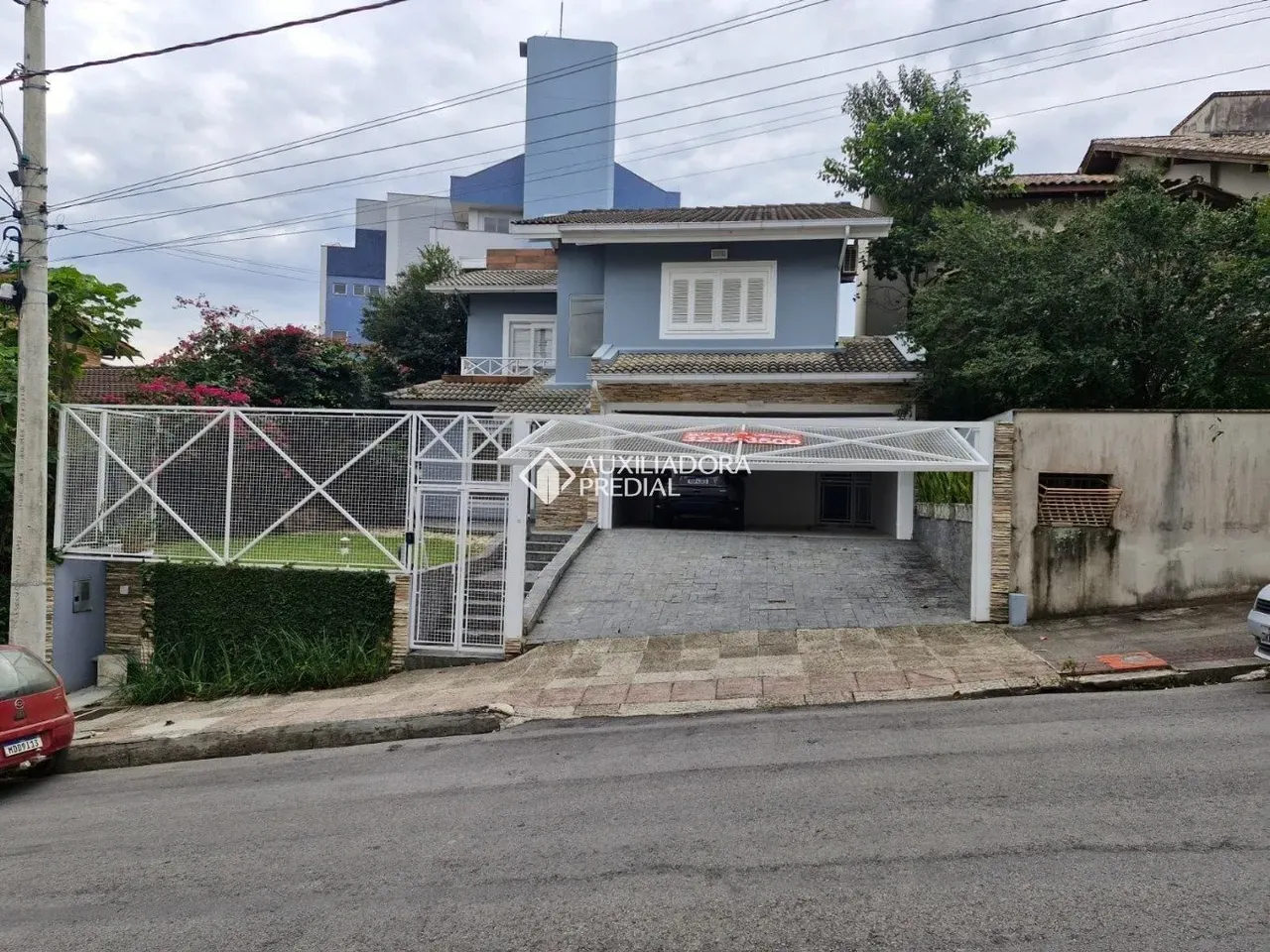 4-bedroom house with a fireplace in Florianópolis — photo 11