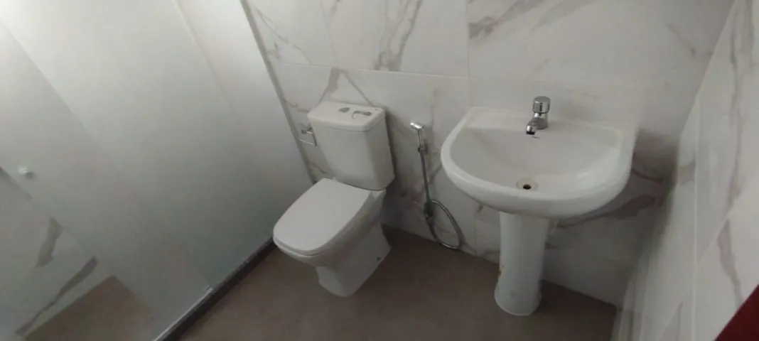 Unfurnished 3-bedroom apartment with balcony — photo 19