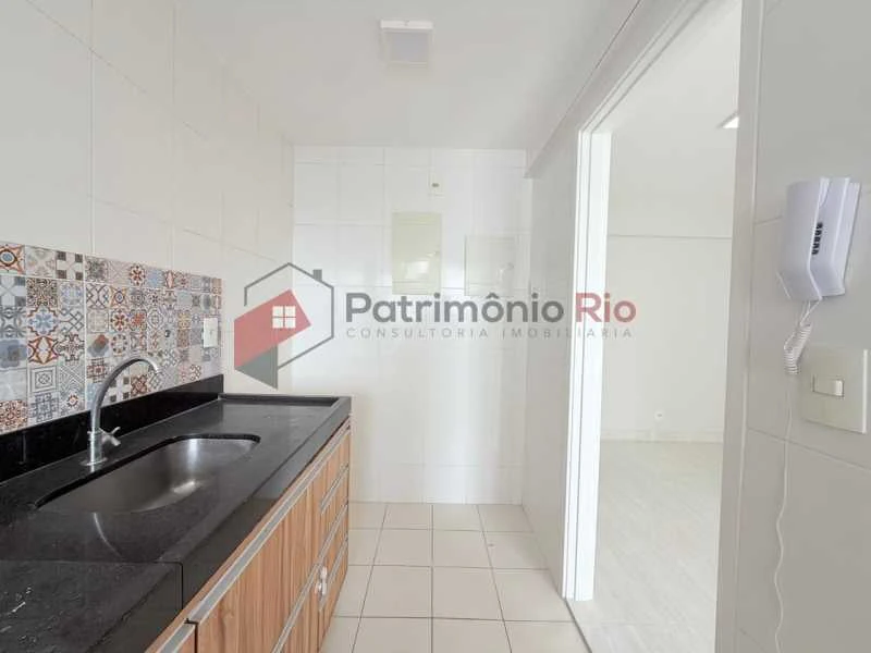 Apartment with 2 bedrooms and balcony with city view — photo 27