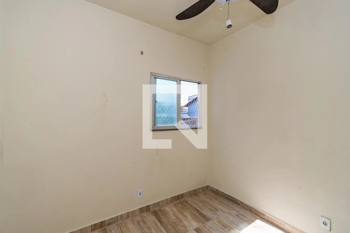 Balcony with a grill in a 3-bedroom apartment, 80 m² — photo 28
