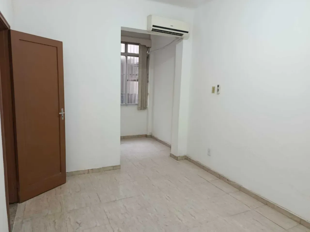 Apartamento de 3 quartos com cozinha separada e 85 m² — photo 11