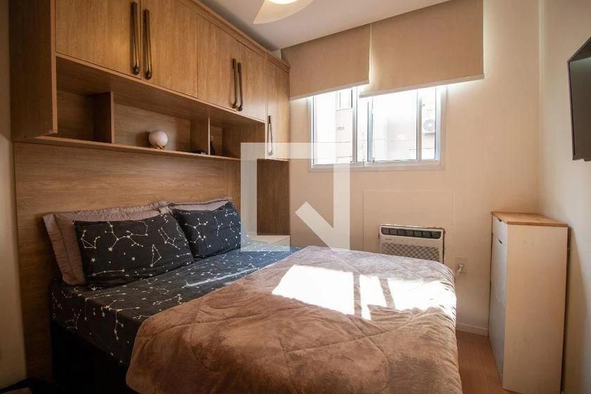 One-bedroom apartment with a washing machine — photo 3