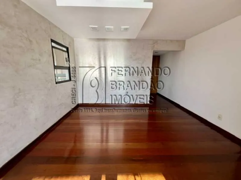 3-bedroom apartment with balcony grill and fitted details — photo 6