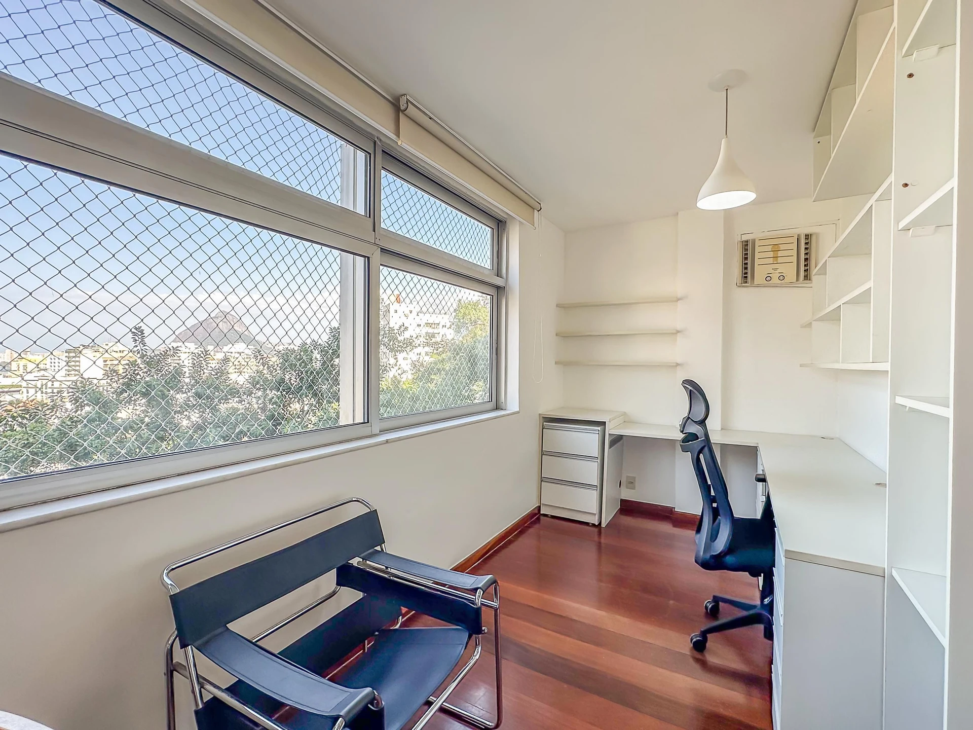 Furnished 2-bedroom apartment with open views — photo 62