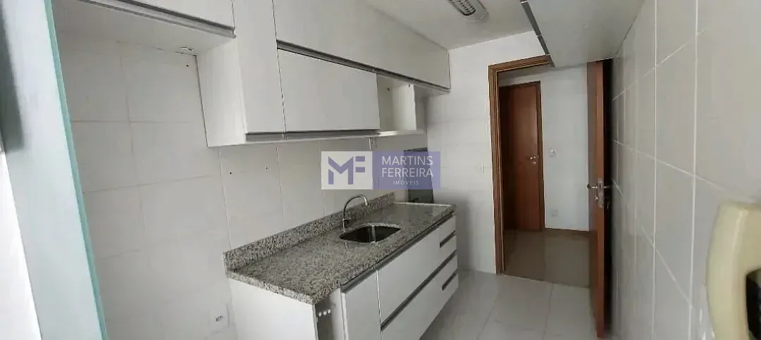 2-bedroom apartment with 2 bathrooms and a balcony — photo 2