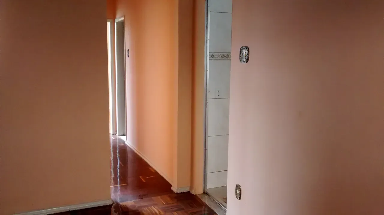 Departamento de 2 dormitorios con piso de madera o laminado — photo 9