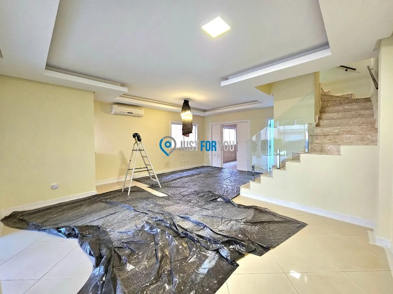 House with 5 bedrooms, 300 m² and a closed gas kitchen — photo 6