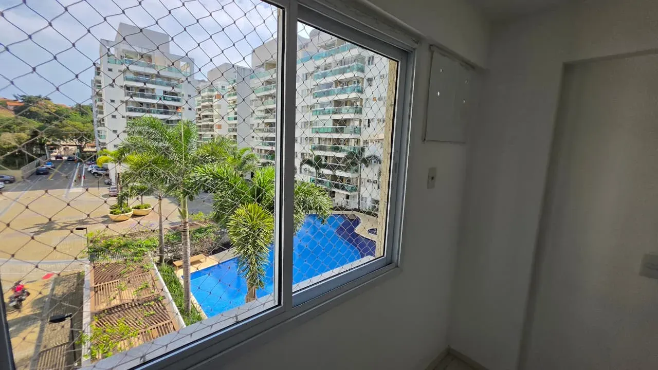 2-bedroom apartment in a building with a coworking space