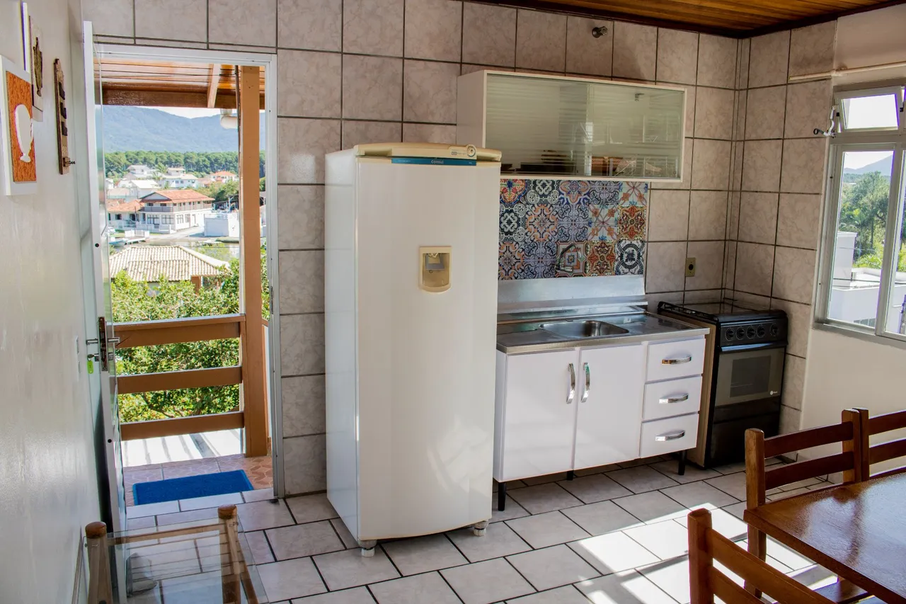 2-bedroom apartment with a mountain view in Florianópolis — photo 3