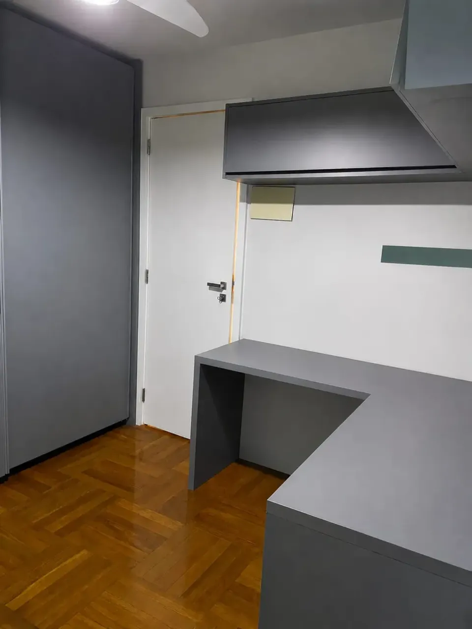 Furnished apartment, 180 m², with a glass-enclosed balcony — photo 9