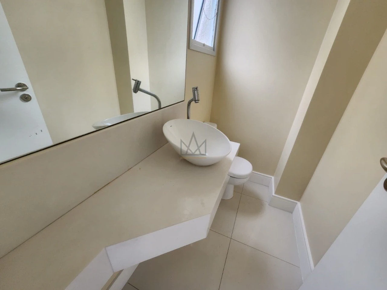 Departamento con ventanales de piso a techo en Florianópolis — photo 10