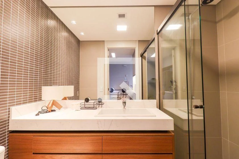 Furnished 1-bedroom apartment with open-plan kitchen — photo 20