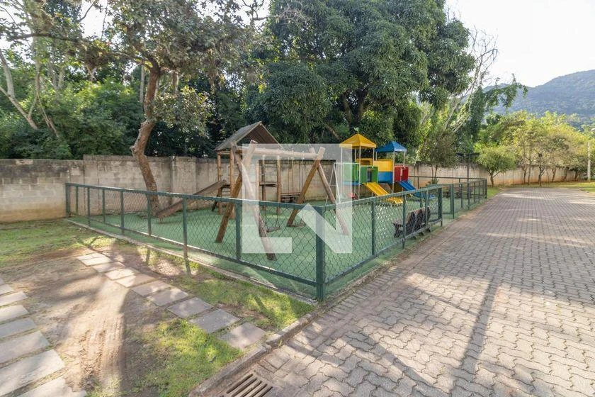Apartamento mobiliado com 2 quartos e 1 banheiro — photo 42