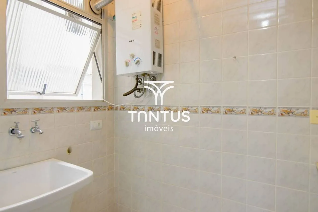 65 m² apartment with a grill on the balcony and a bathtub — photo 24