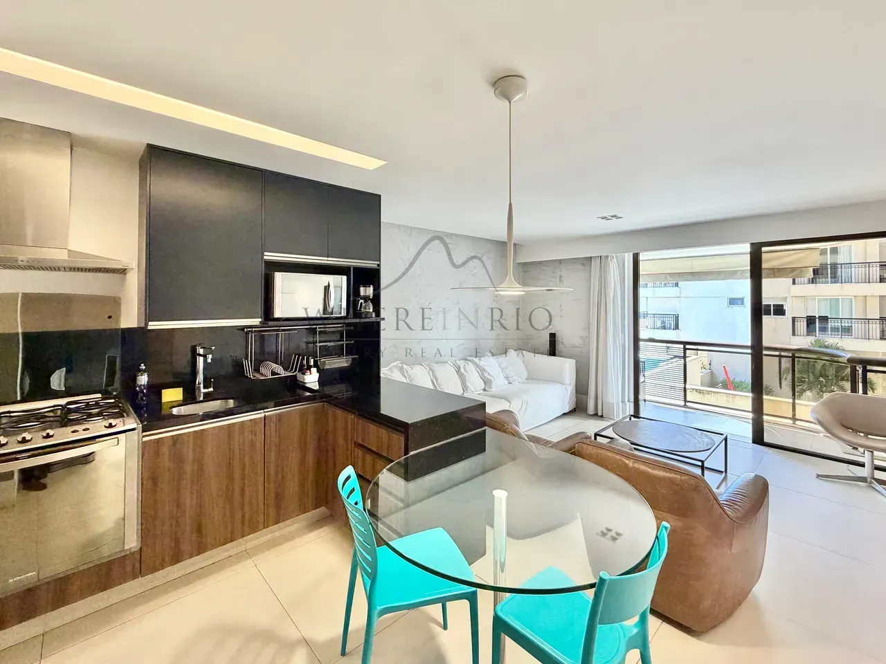 Furnished 2-bedroom apartment with balcony and parking — photo 7