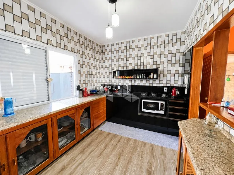 Furnished house, 350 m², with a water view — photo 2