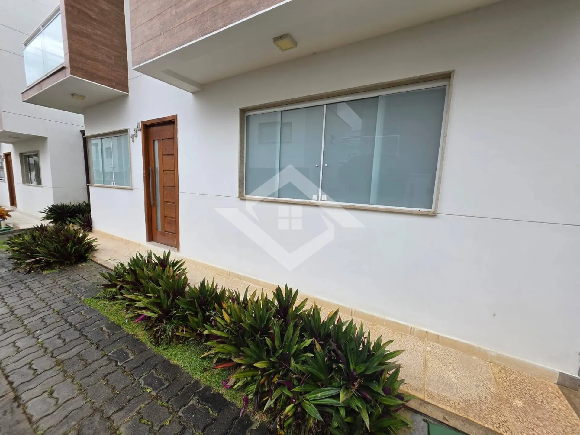 Casa duplex com 140 m², 3 dormitórios e 4 banheiros — photo 2