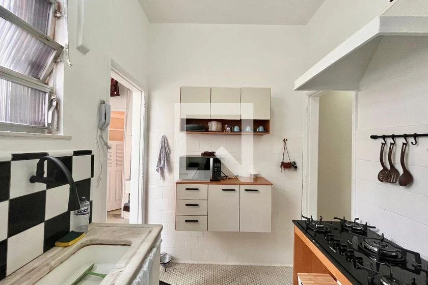 Furnished 2-bedroom apartment with a gas stove kitchen — photo 8