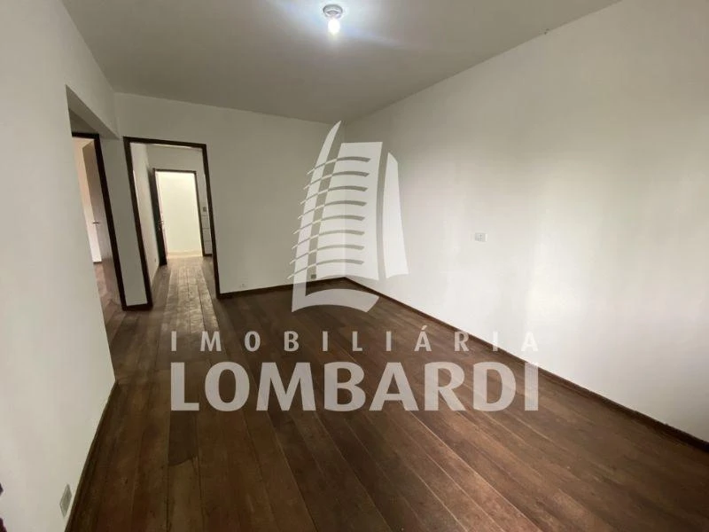 2-bedroom house with wood or laminate floors in Curitiba