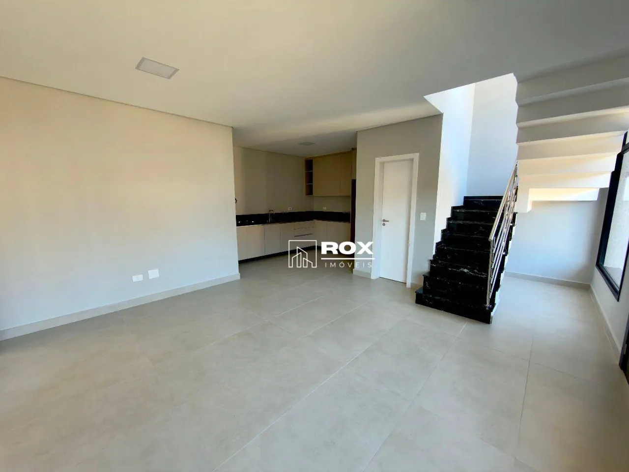 House with 3 bedrooms (1 en-suite) and open-plan kitchen — photo 5