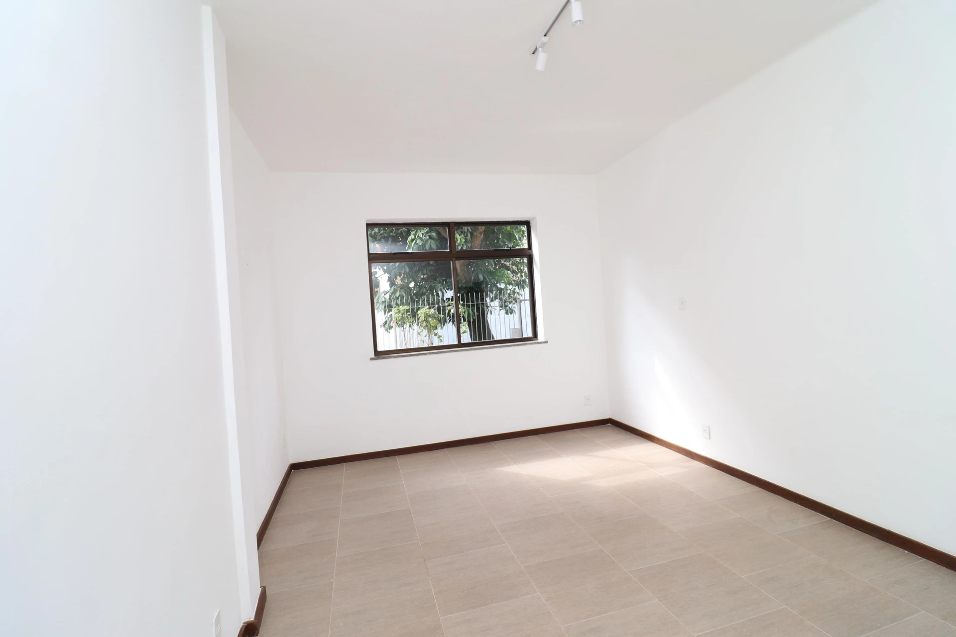 3-bedroom apartment, 1 with its own bathroom, 120 m² — photo 14