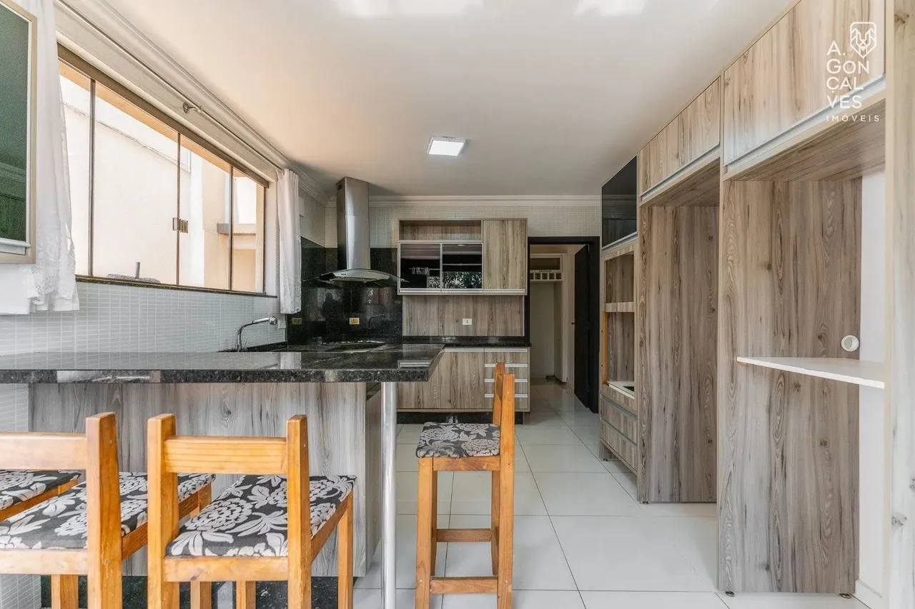 Condominium house with 5 bedrooms, 1 suite and 4 parking spots — photo 7