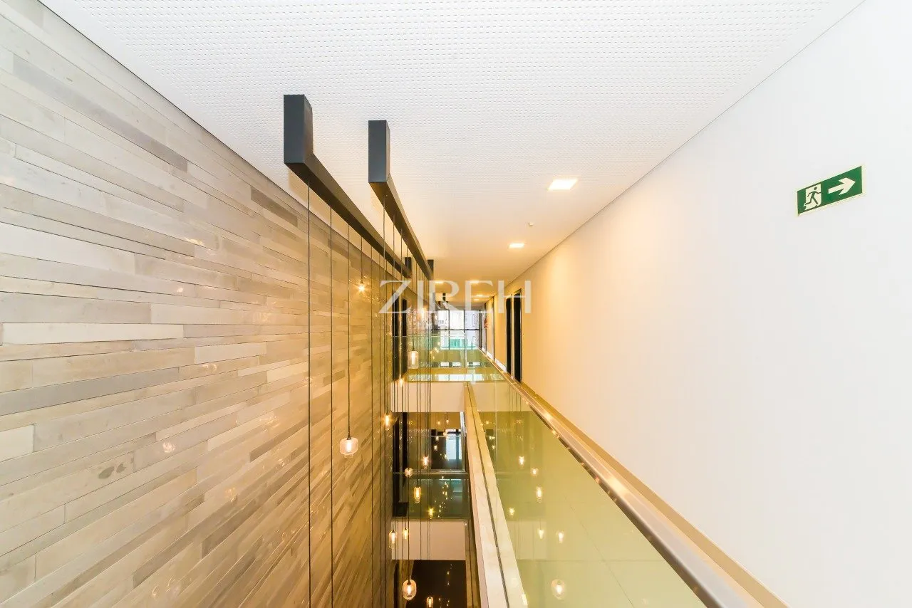 One-bedroom apartment in a building with a gym — photo 16