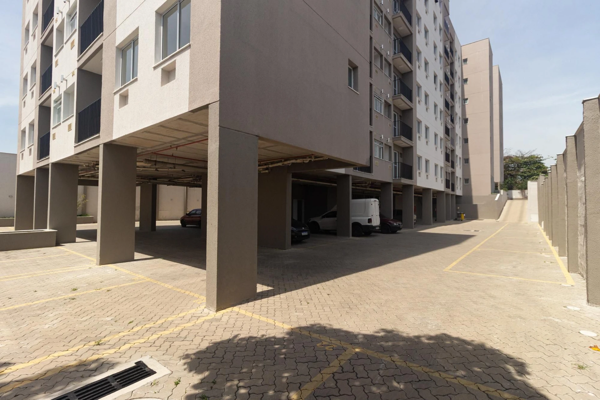 Apartment with 2 bedrooms, 1 en-suite and 1 parking spot — photo 15