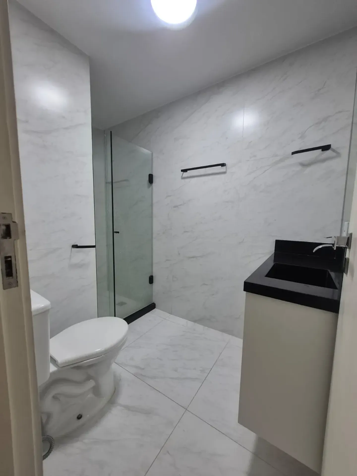Apartamento duplex mobiliado com cozinha fechada e 2 quartos — photo 25