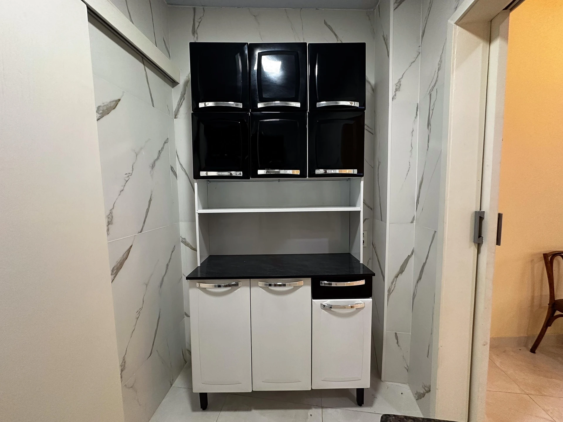 Furnished studio with 1 bedroom and 1 bathroom, no parking — photo 11