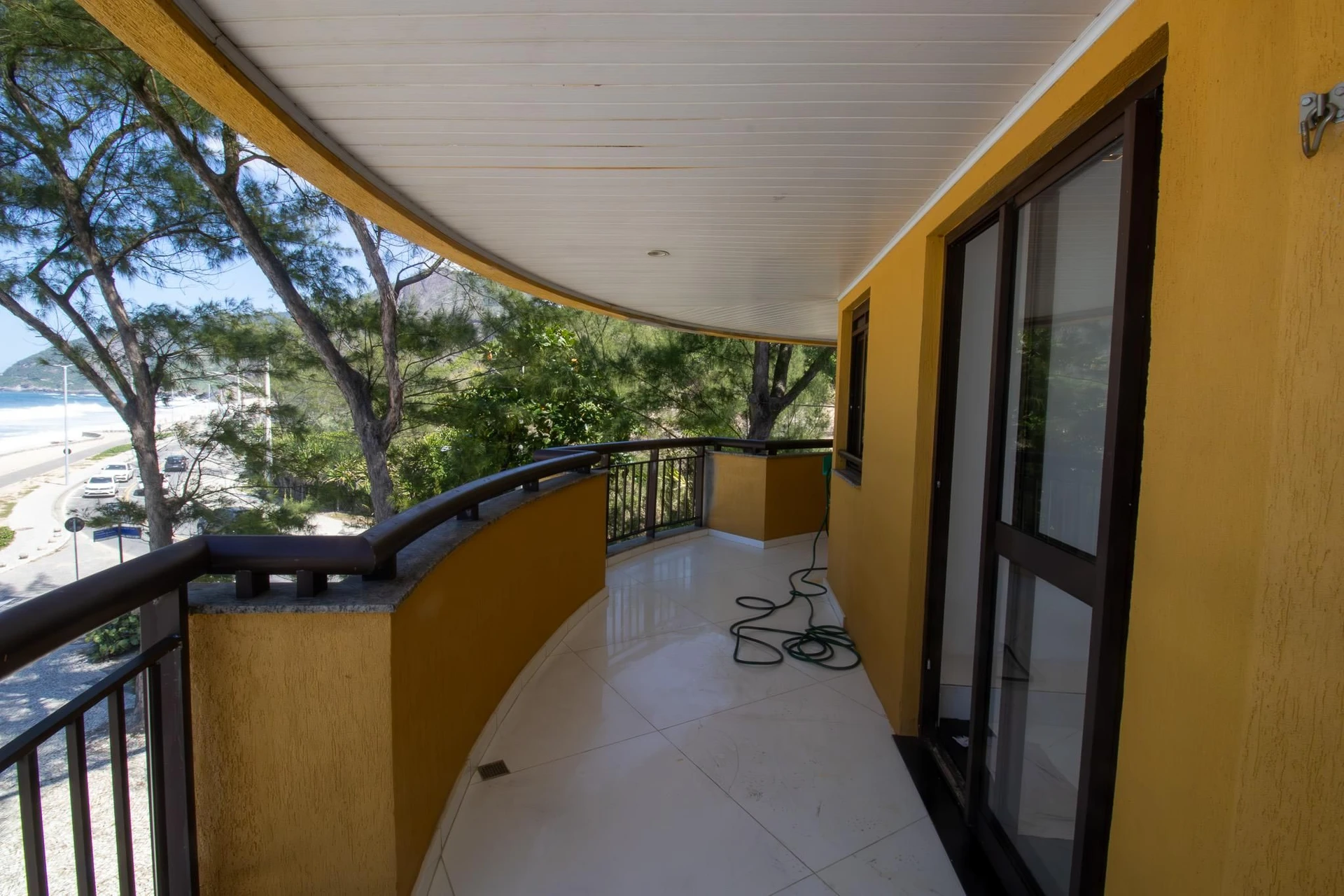 Apartamento, 105 m², com janelas do piso ao teto — photo 8