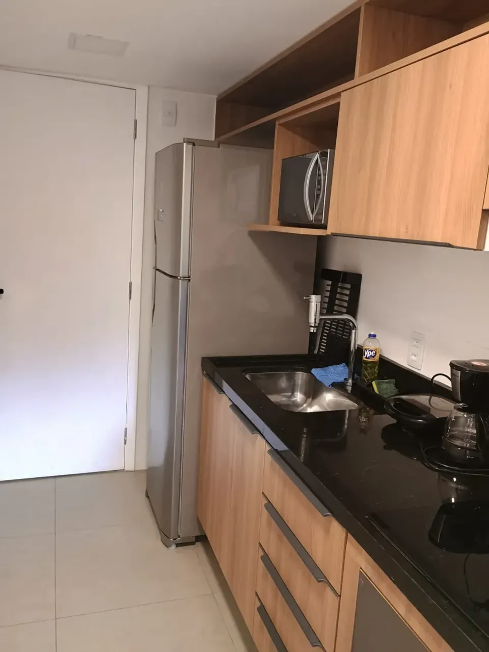 Apartamento mobiliado de 1 quarto com cozinha integrada — photo 2