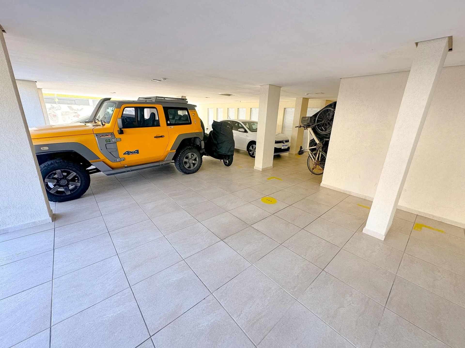 Furnished apartment, 92 m², with a grill on the balcony — photo 45