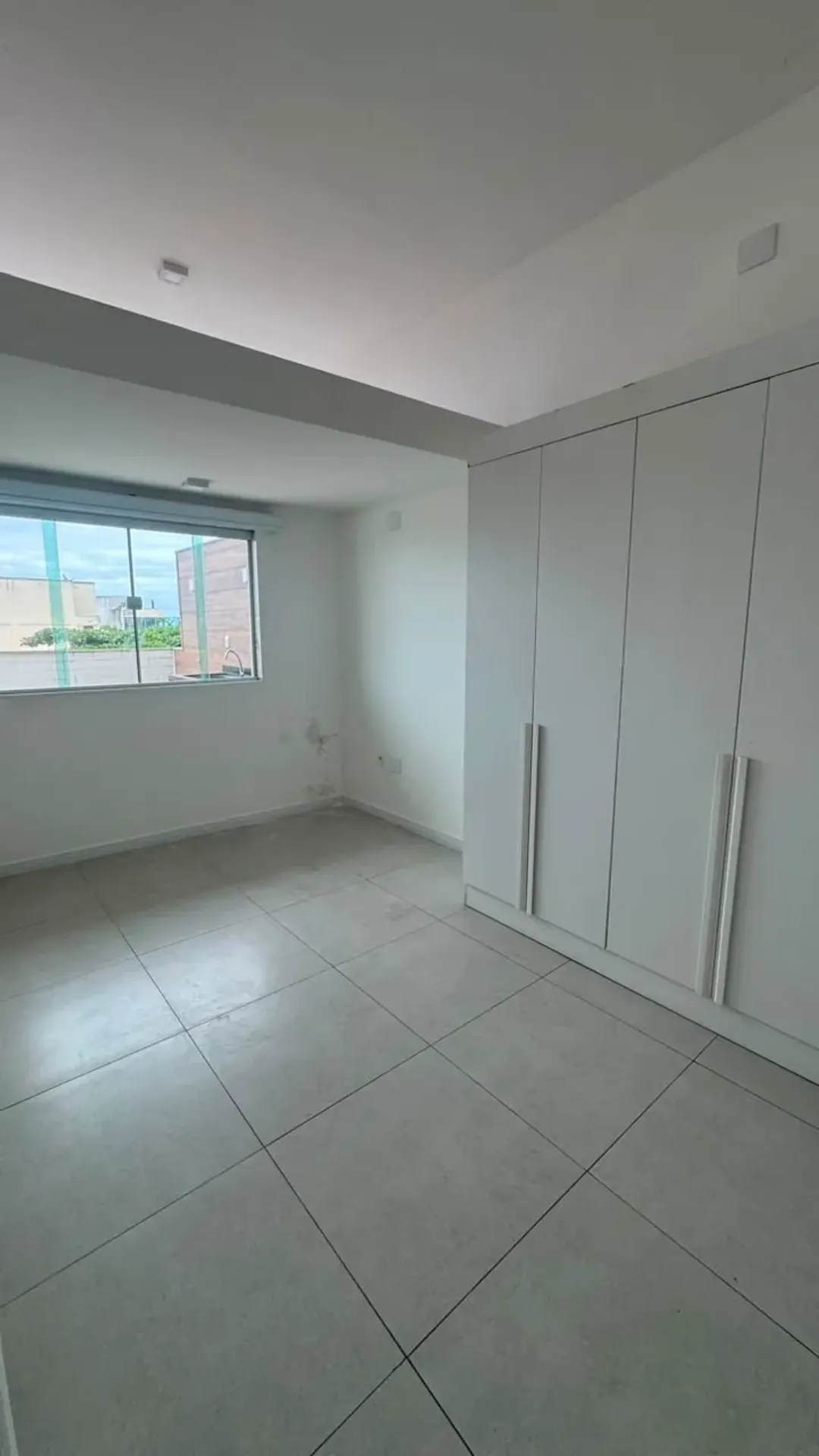 Apartment with 4 bedrooms and 4 bathrooms — photo 26