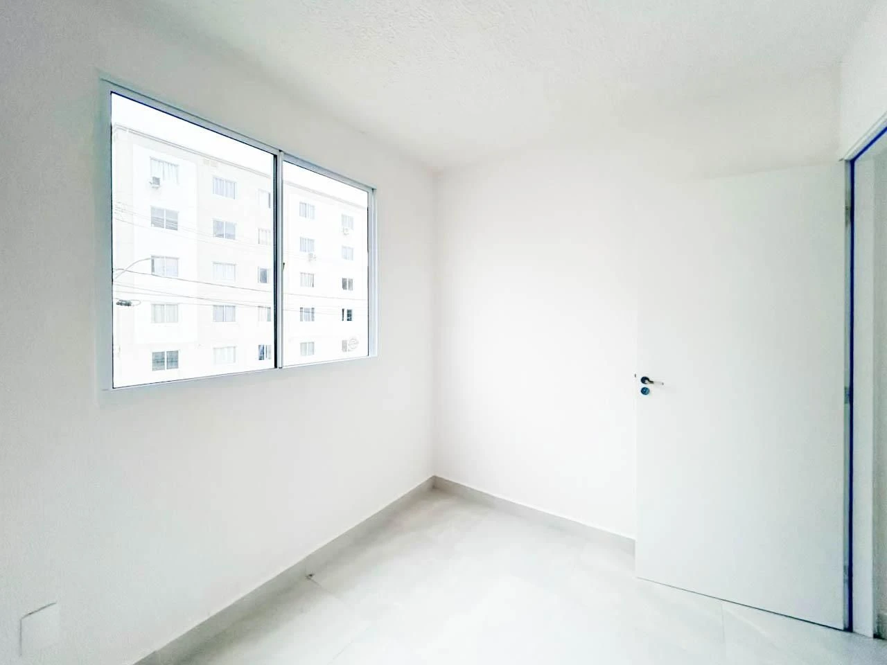 2-bedroom apartment in a building with a gym — photo 3