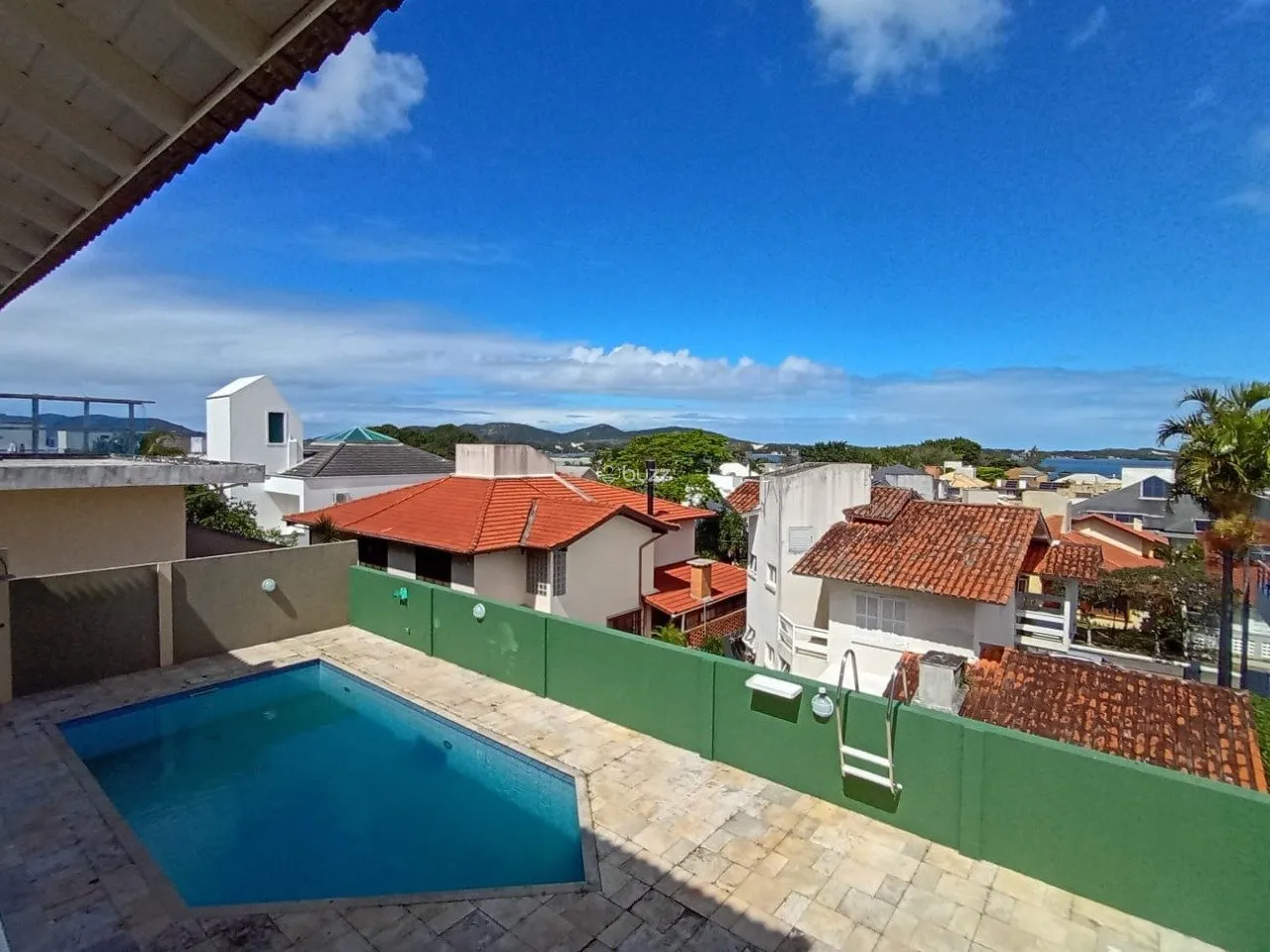 House with 4 en-suite rooms and 6 bathrooms, 301 m² — photo 34