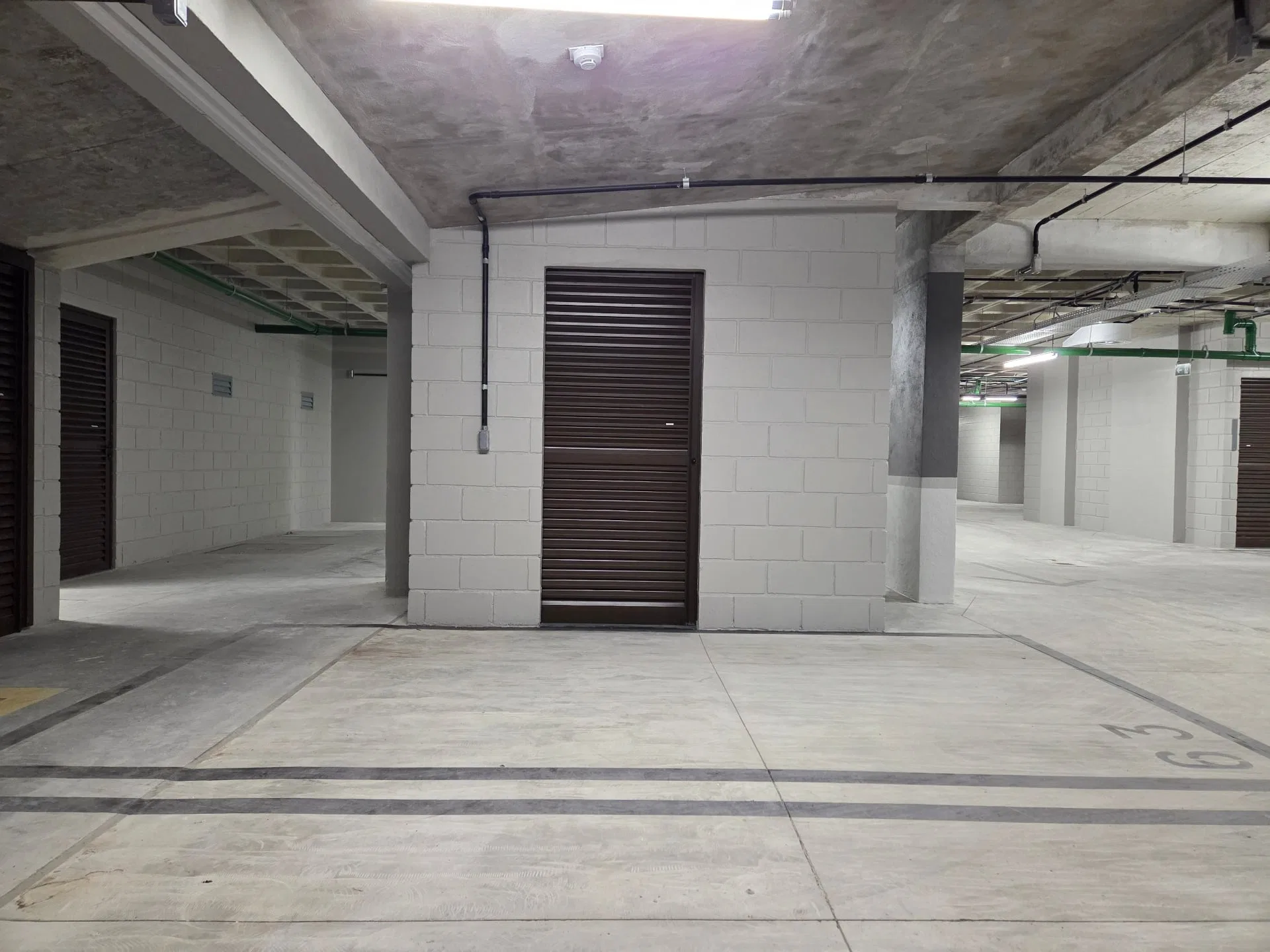 One-bedroom apartment with a private pool in Curitiba — photo 11