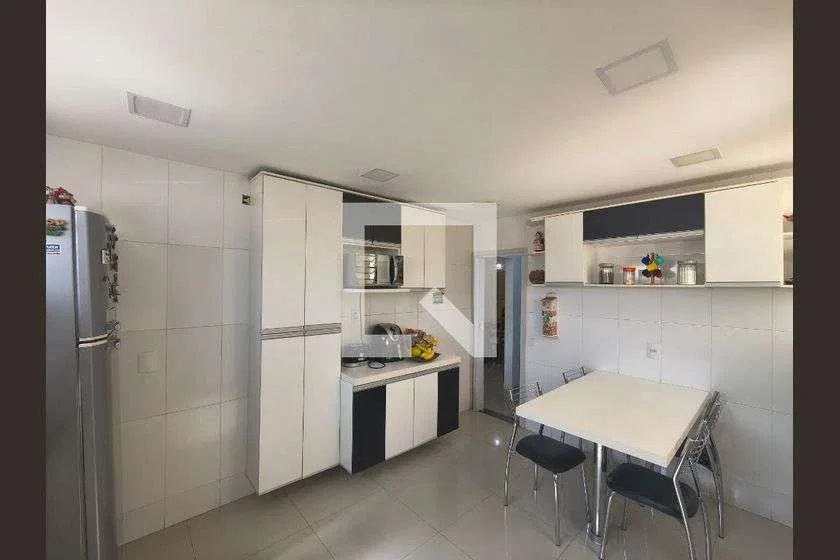 Затишний будинок 197 м² з 3 спальнями і двором — photo 8
