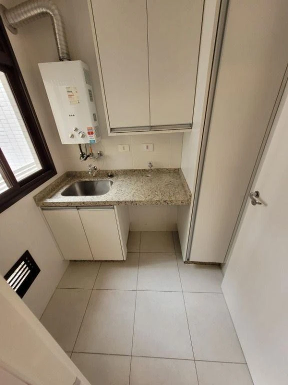 3-bedroom apartment with a park view — photo 15
