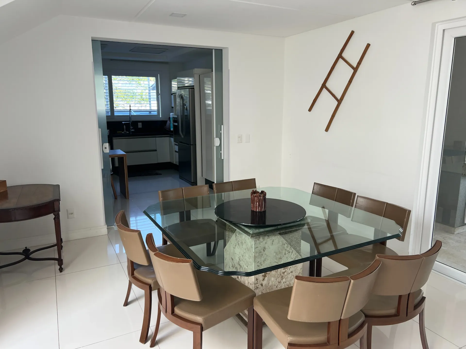 Furnished house with 6 en-suite bedrooms and private BBQ — photo 16