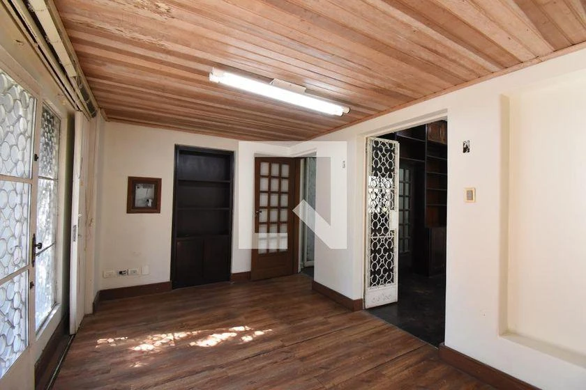 Casa com 5 quartos, 3 banheiros e cozinha separada — photo 46