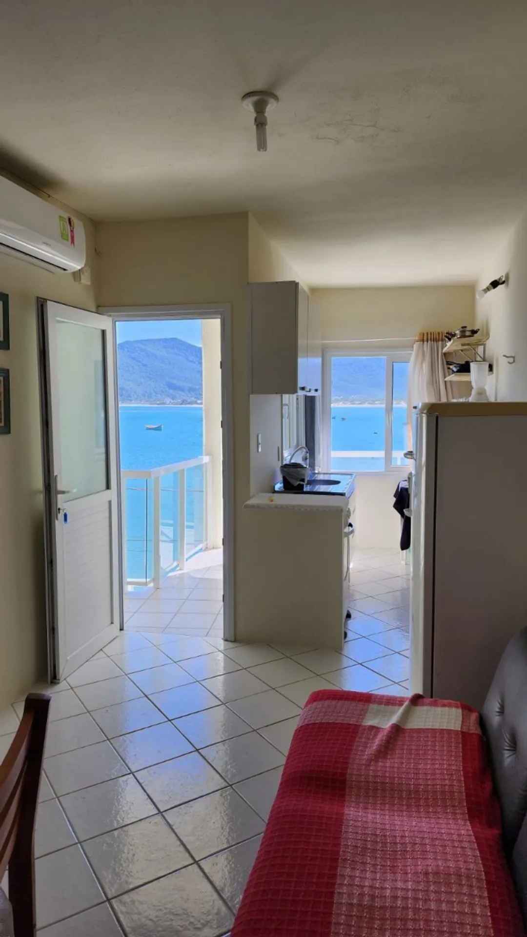 Furnished 1-bedroom apartment with gas stove kitchen