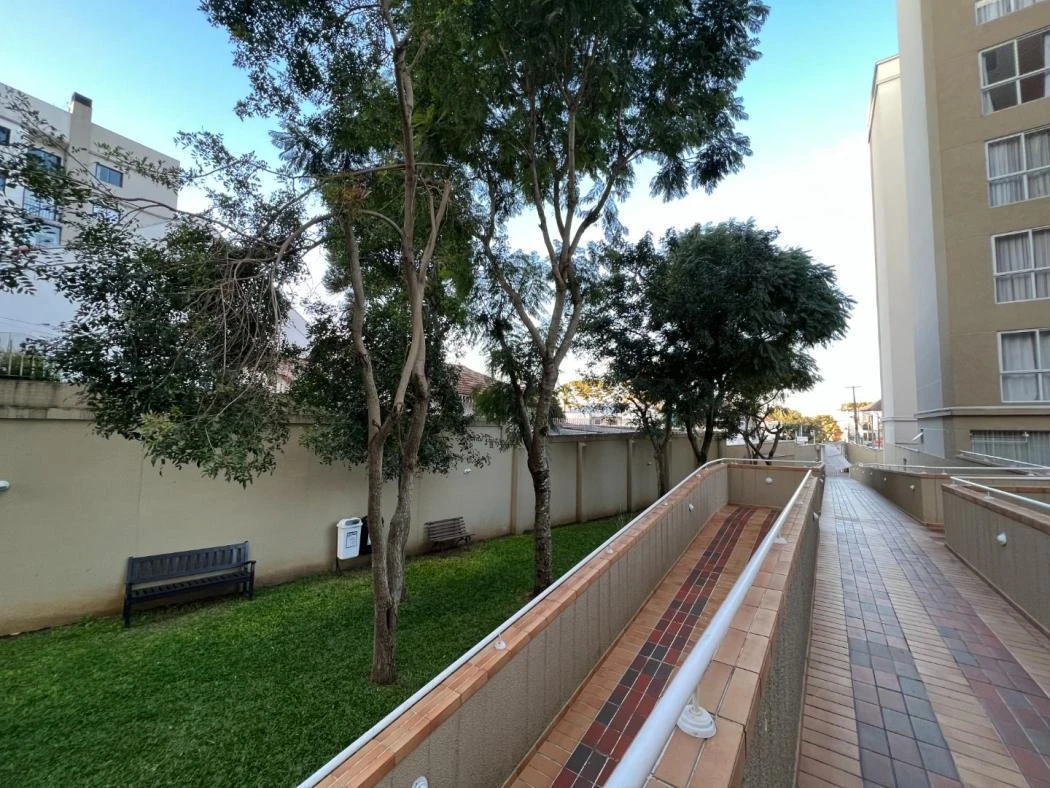 Balcony with a grill in a 3-bedroom apartment, 82 m² — photo 15