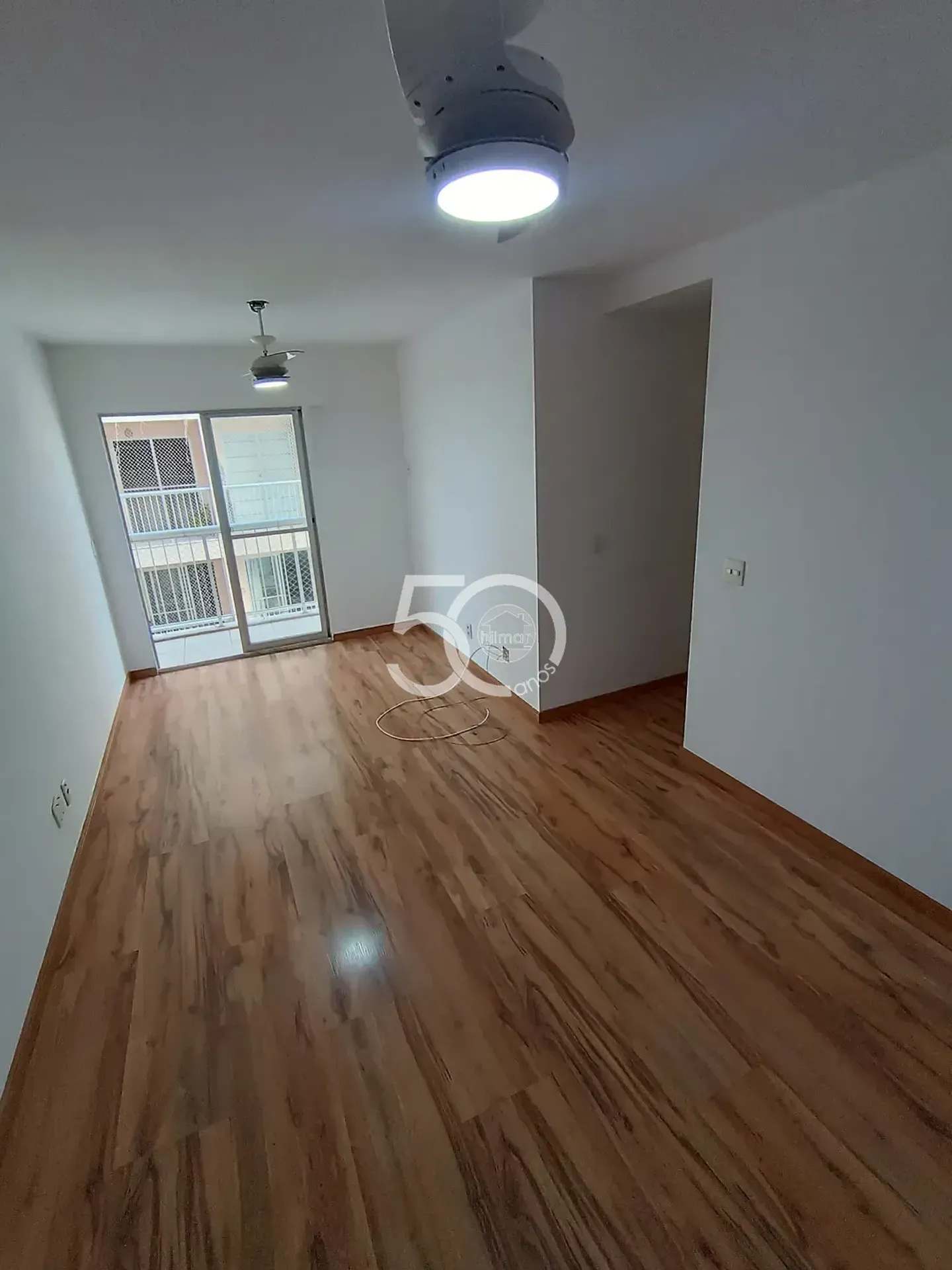 Departamento de 2 dormitorios con piso de madera o laminado — photo 3