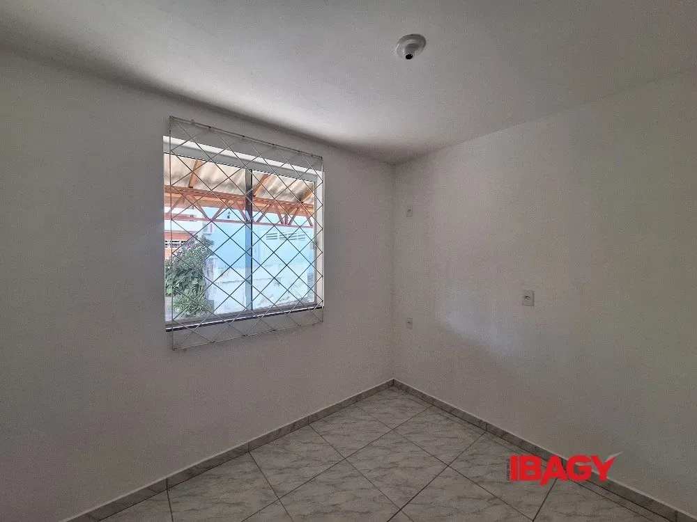 2-bedroom apartment with a separate closed kitchen — photo 7