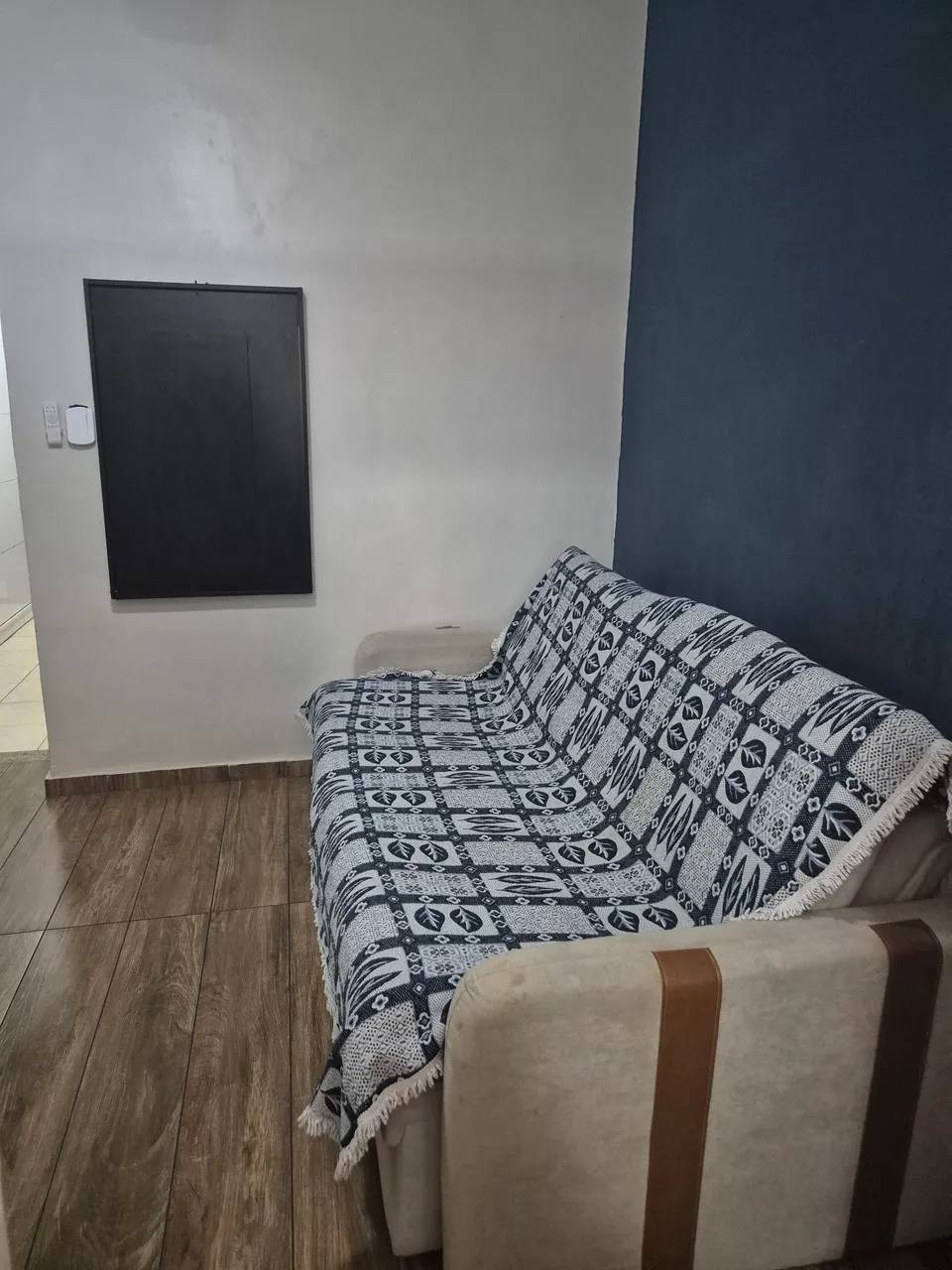Деревянный пол или ламинат и 1 спальня: квартира 32 м²