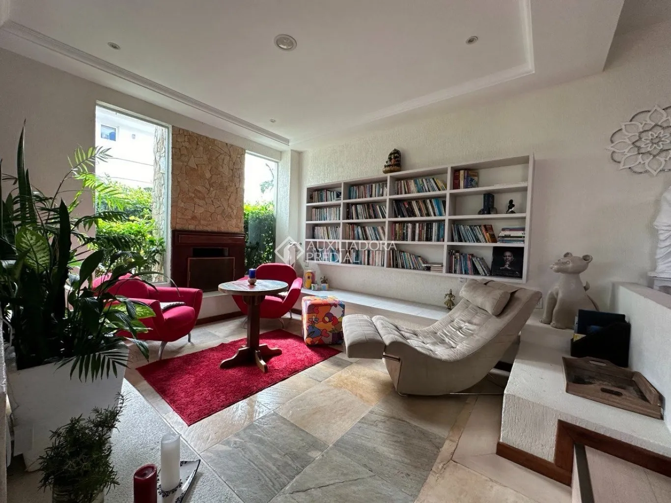 3 quartos e varanda envidraçada: casa de 288 m² — photo 22