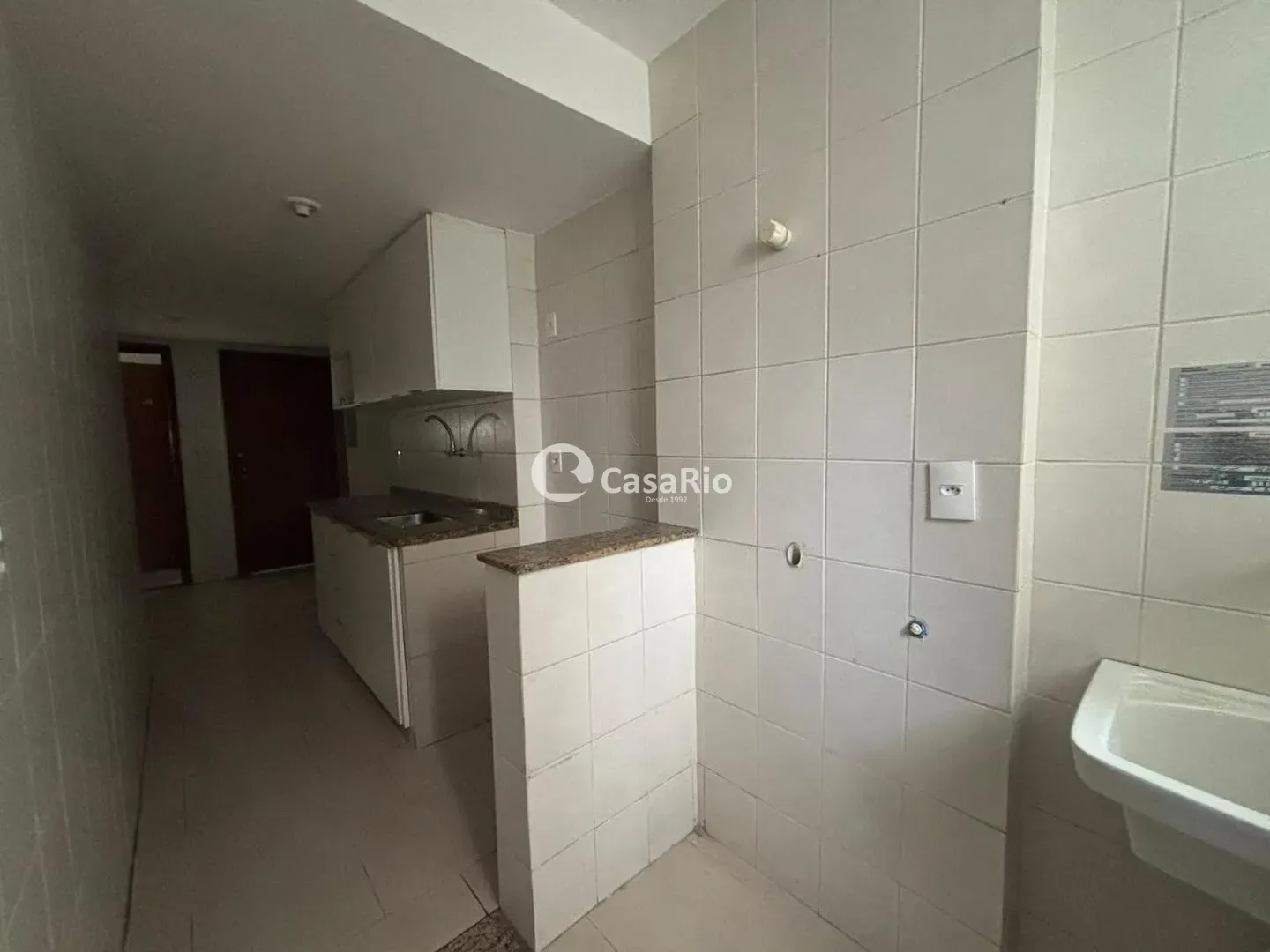 3-bedroom apartment with a suite and balcony — photo 2