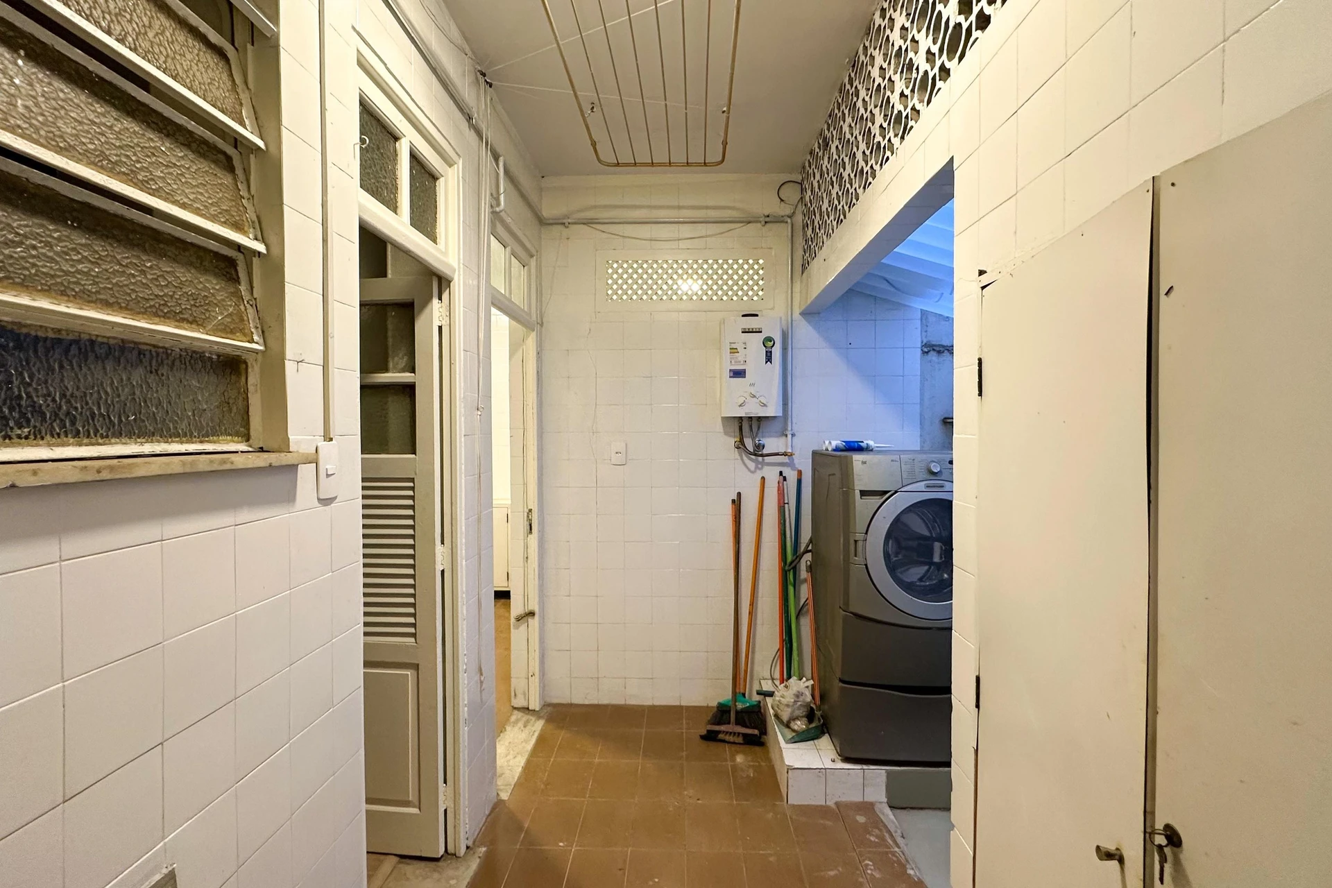 Washing machine in a 4-bedroom apartment, 168 m² — photo 6