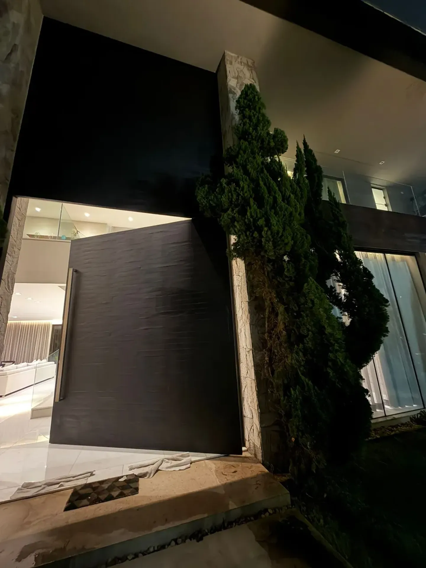 Furnished house with 5 bedrooms and 880 m² — photo 25